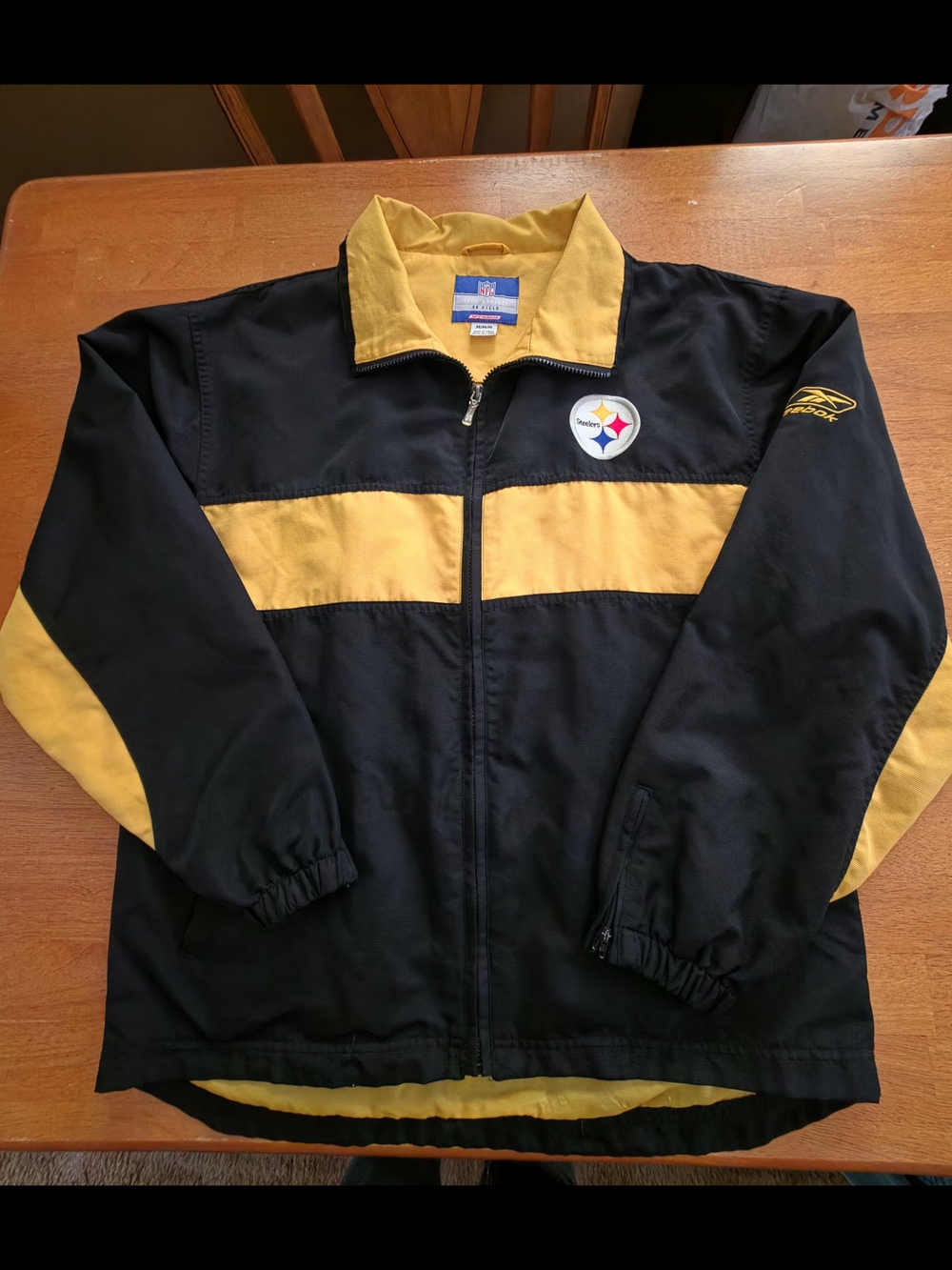 VTG Reebok Pittsburgh Steelers windbreaker jacket. Size Med
